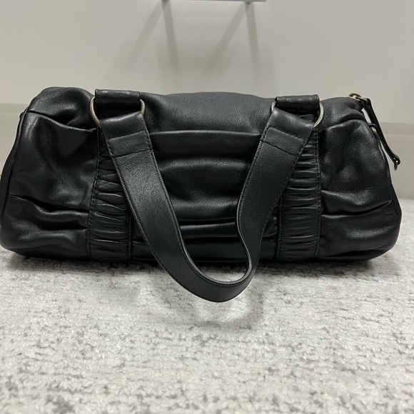 Cynthia Rowley Black Leather Barrel Bag - Picture 4 of 14